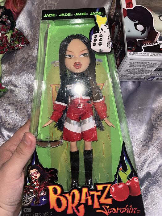 Куклы и фигурка