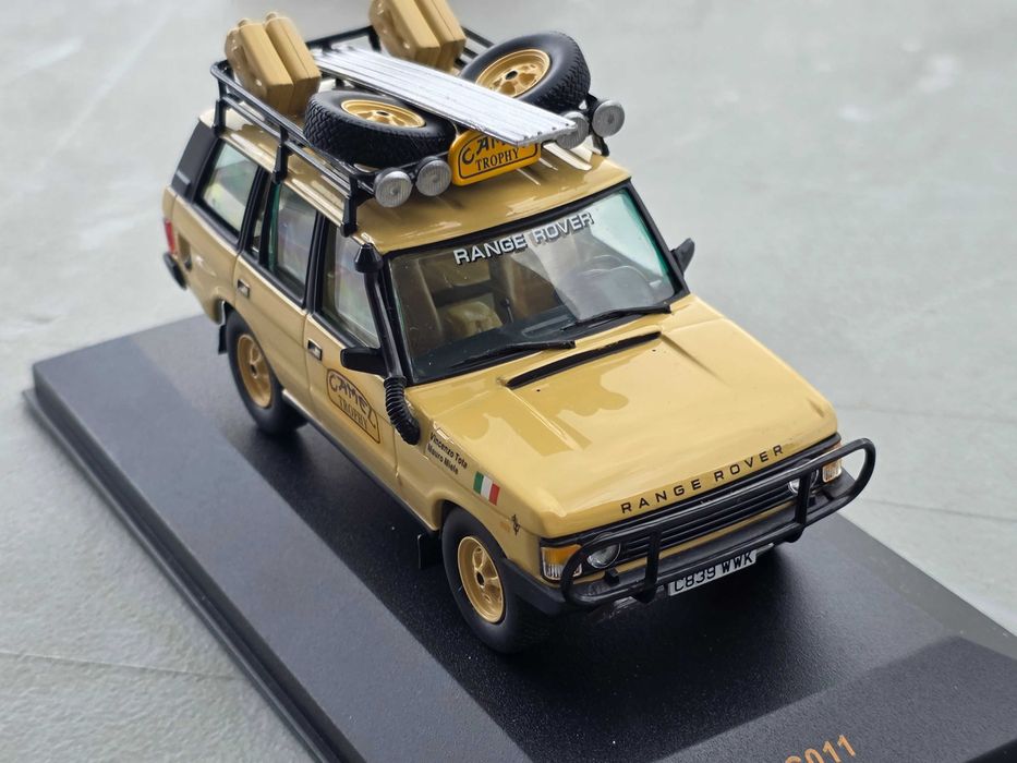 Macheta Auto 1/43 IXO Range Rover Camel Trophy Madagascar 1987