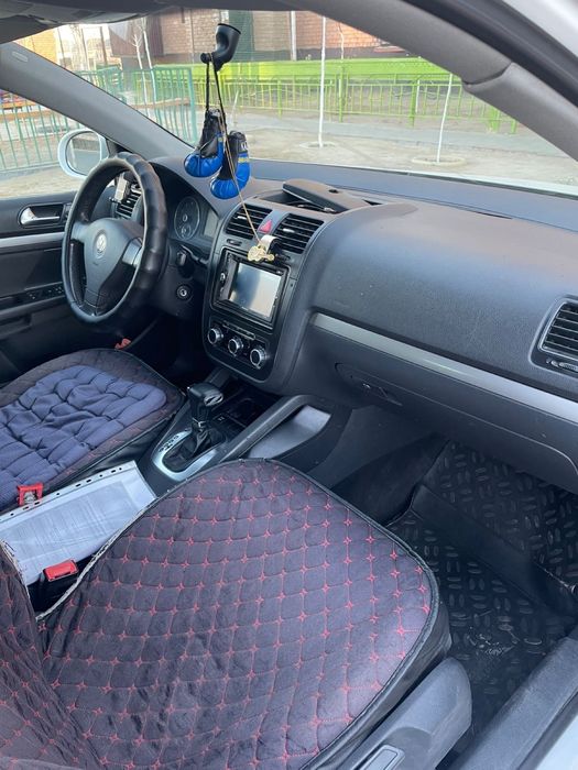 Продается машина Volkswagen jetta 2010 г