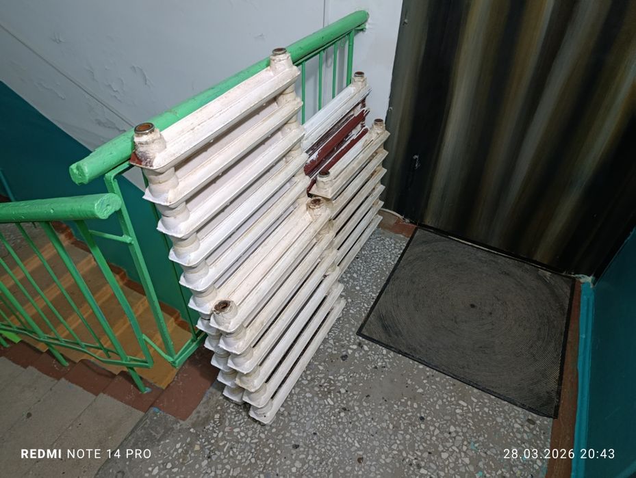 Продам чугунные батареи