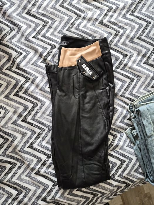 Алеса Zara Pause Guess