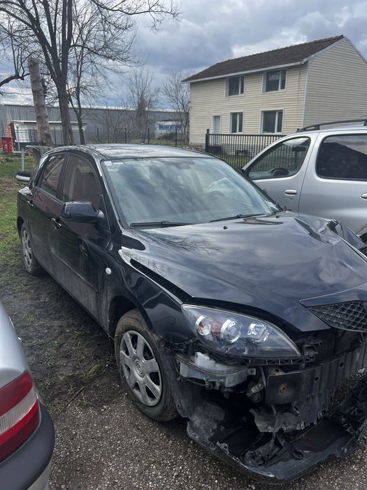 Продавам Мазда 3 на части