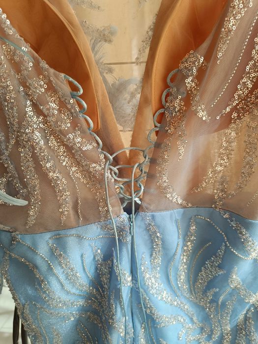 Официална рокля с пера