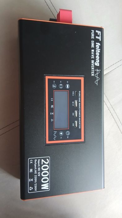 2000W чист синусоидален инвертор, 12V DC към 220V/230V AC конвертор с LCD дисплей, USB-C порт и QC 3.0