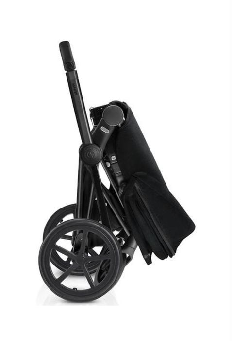 Cybex × Jeremy scott