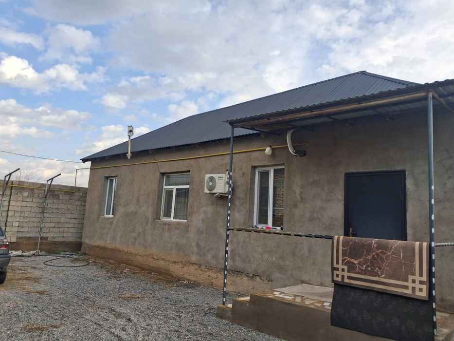 В Бозарике продается новый дом.