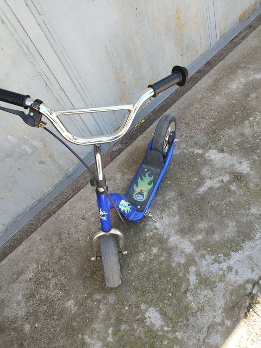 Trotinetă copii cu roți gonflabile mari (pneumatice), cadru metalic albastru