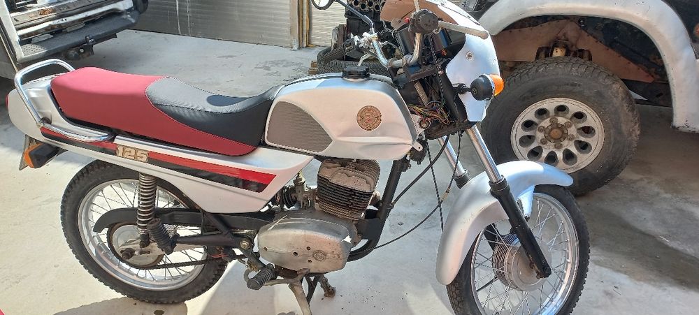 Продавам ЧЗ 125куб ендуро