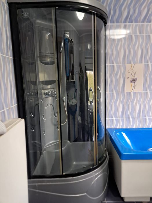 Cabina de dus cu hidromasaj
