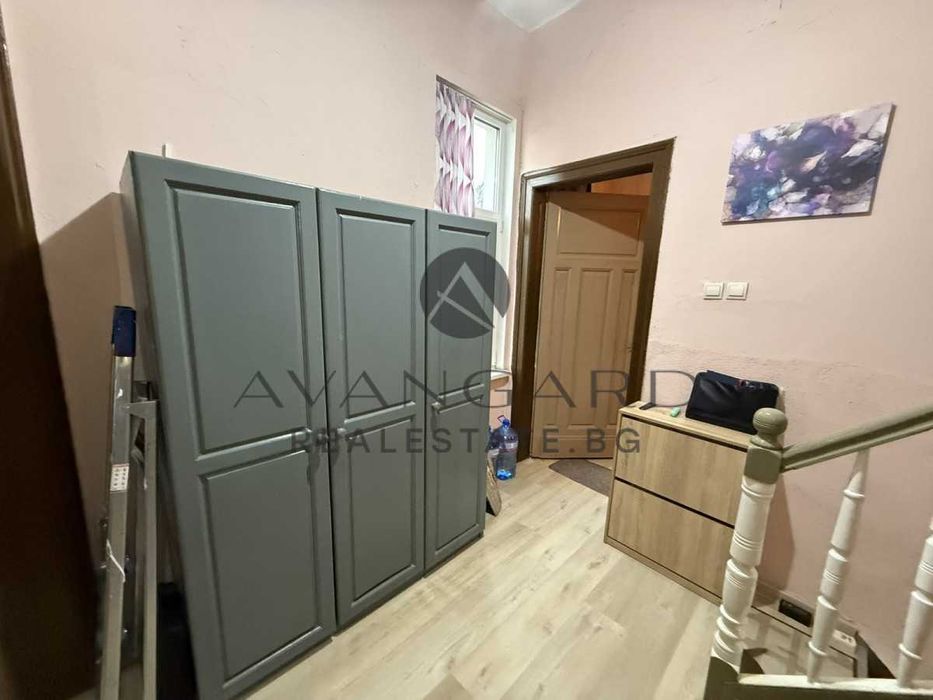 оф.25161 Обзаведен етаж от къща в Капана