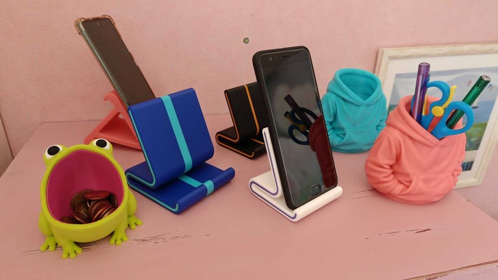 3D Фигури, Декор и Поставки за Бюро - По Поръчка / Различни Цветове