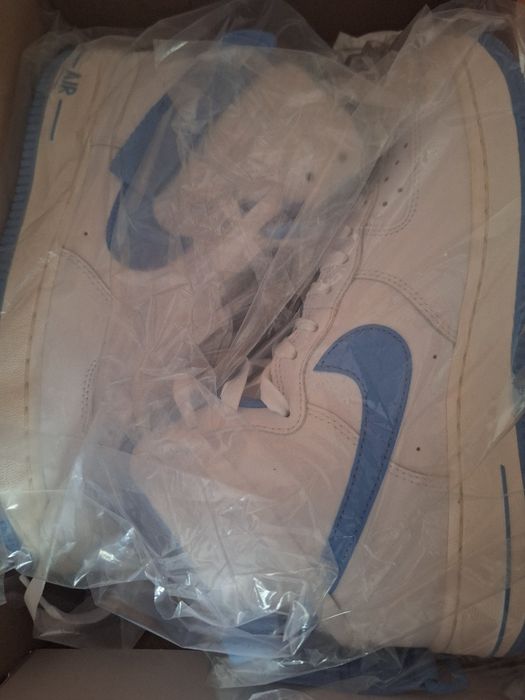 Продам кроссовки nike