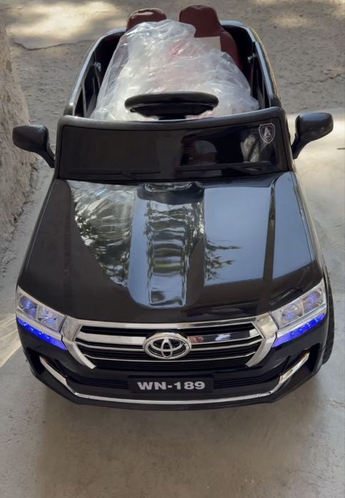 Toyota Land Cruiser 300 детская машина с пультом, электромобиль