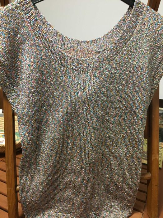 Продавам блестяш топ  от лъскава френска прежда -35 лв