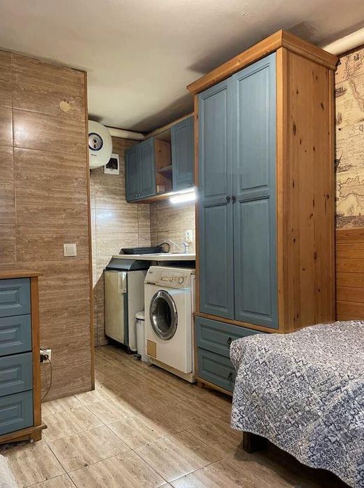 Дава се под наем Едностаен апартамент в Бургас, Център - 23 кв.м за 255 € - Снимка #1