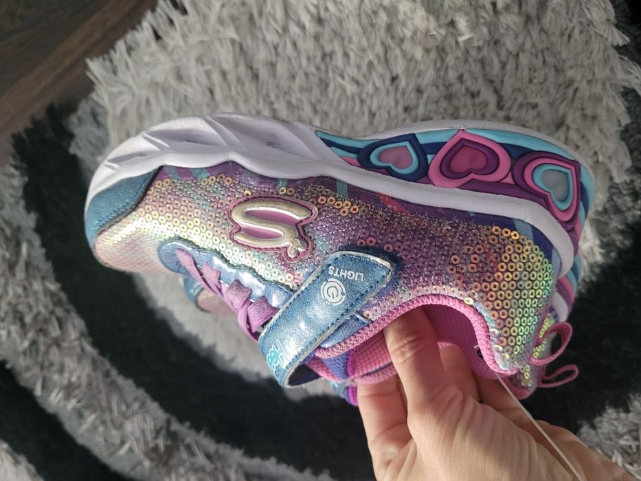 Skechers nr.30 cu 20 cm