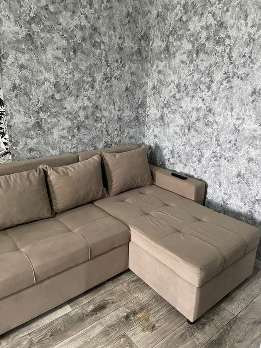 Продам диван , имеется торг