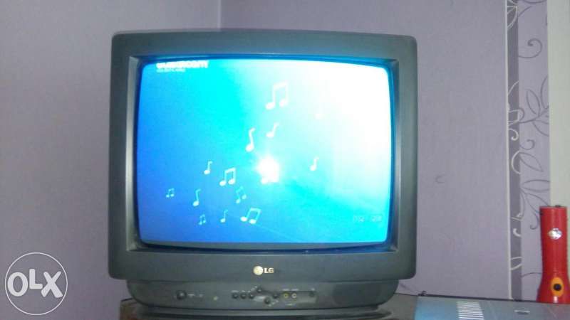 Телевизор LG . Работещ
