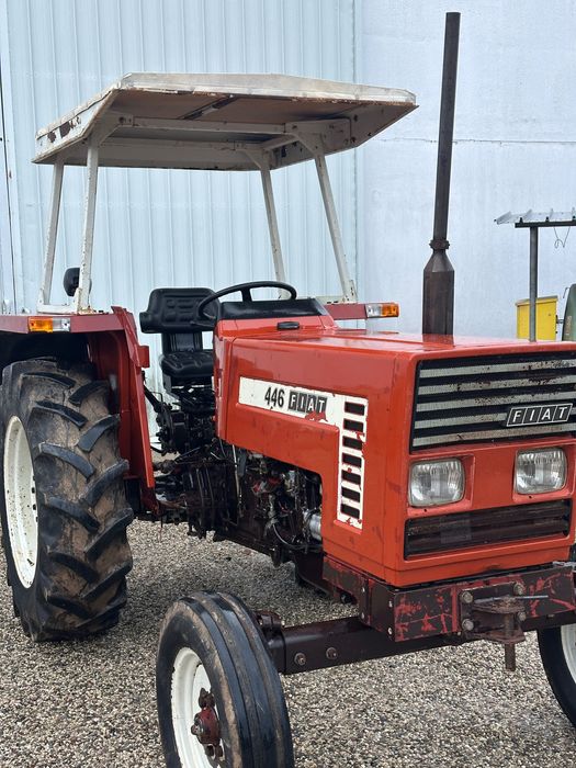 Tractor Fiat 446