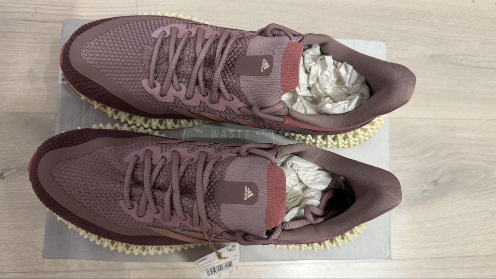 Кроссовки Адидас