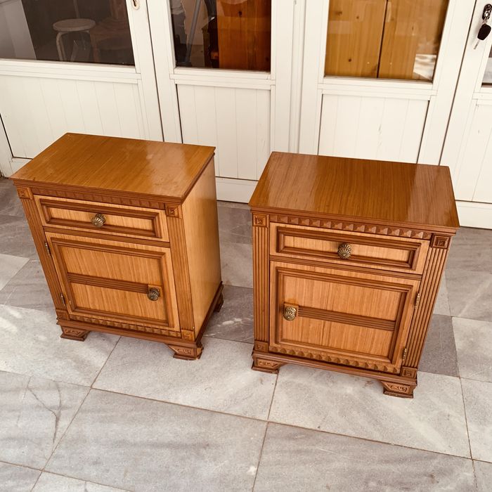 Италиански нощни шкафчета от средата на ХХ век