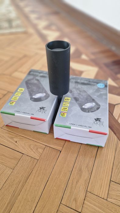 Светильник трековый новый.