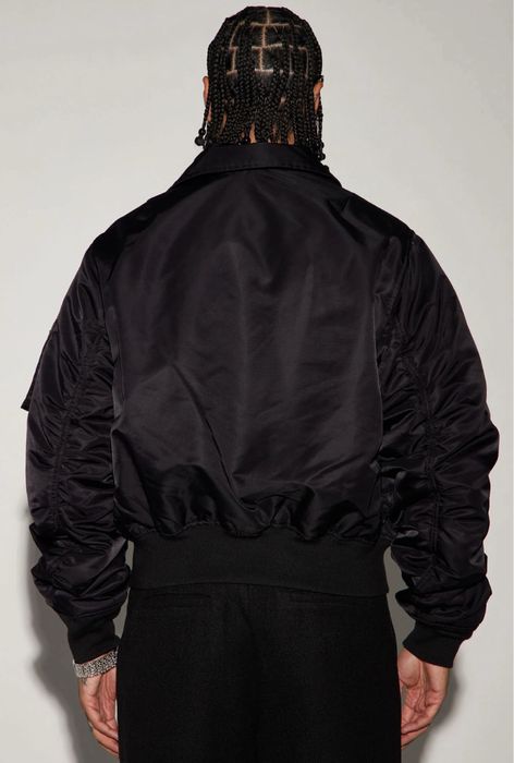 Бомбер куртка оверсайз