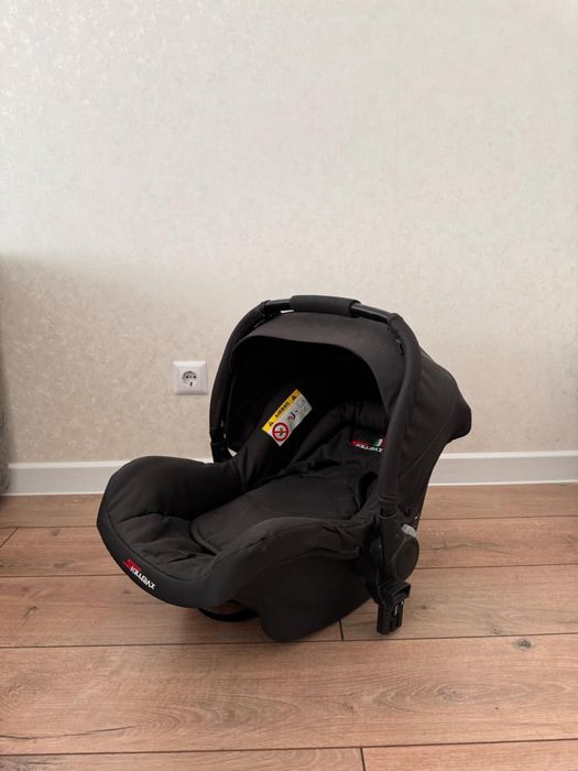 Продам коляску skilmax