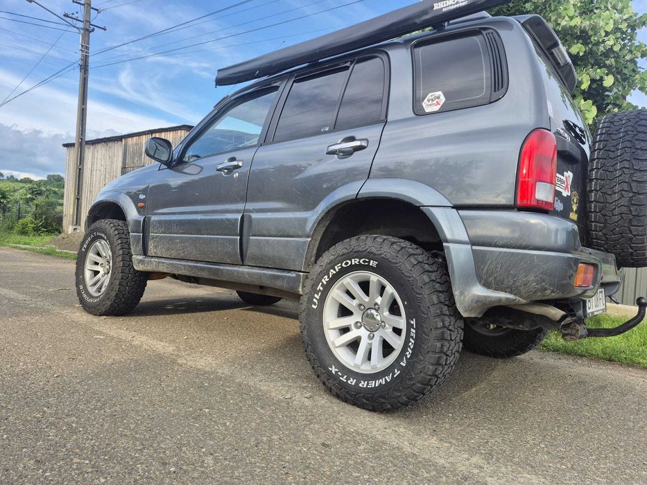 Vand grand vitara 2004 benzina 2,0 face lift