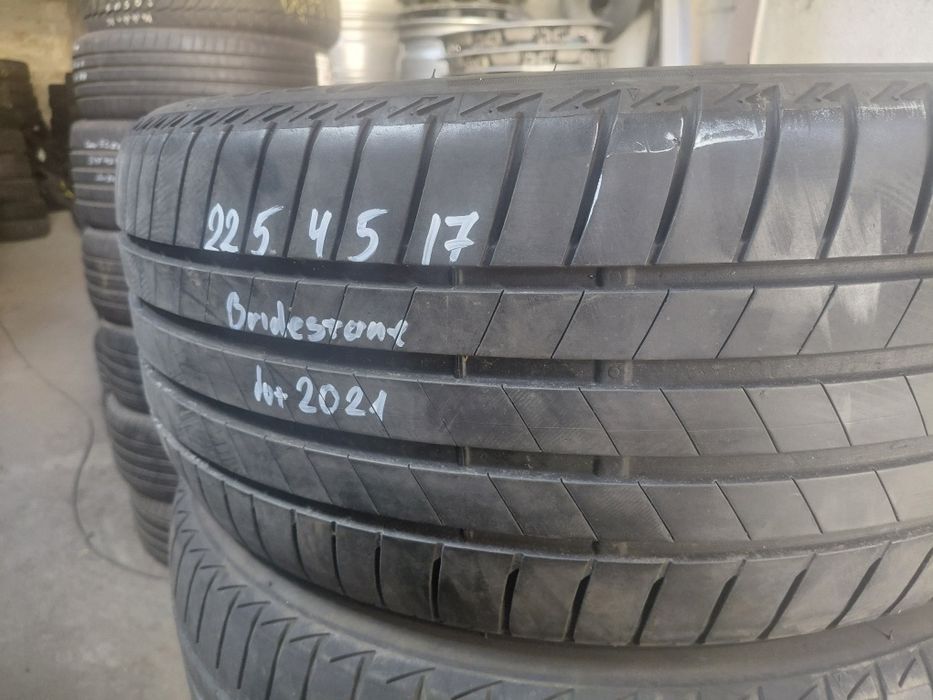 225/45/17" Bridestone 4бр.гуми