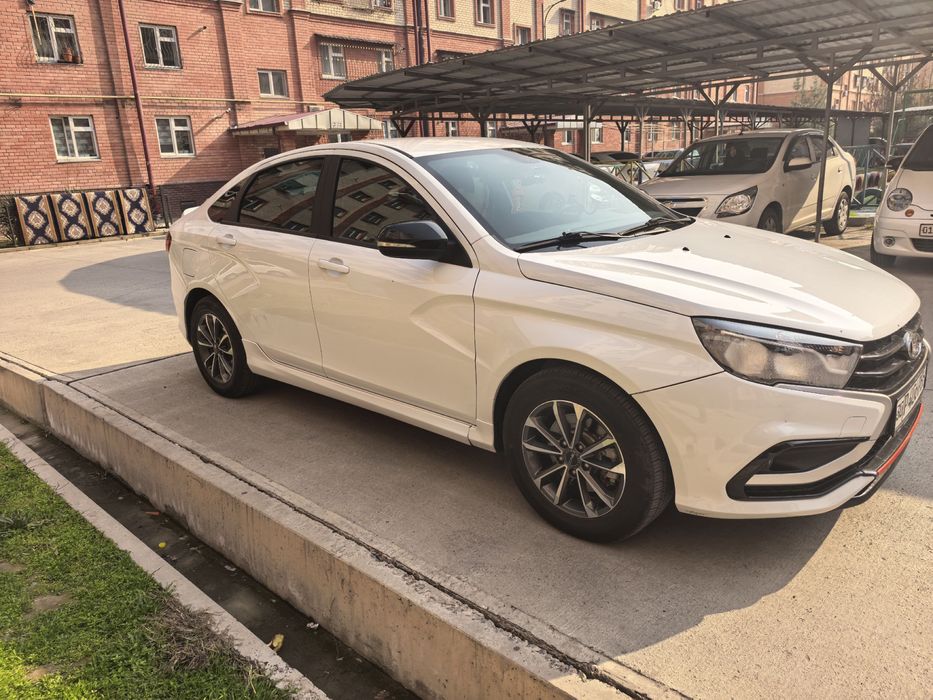 Лада Веста сотилади краска битта шопр ешида бор чизилгани учун сепилга