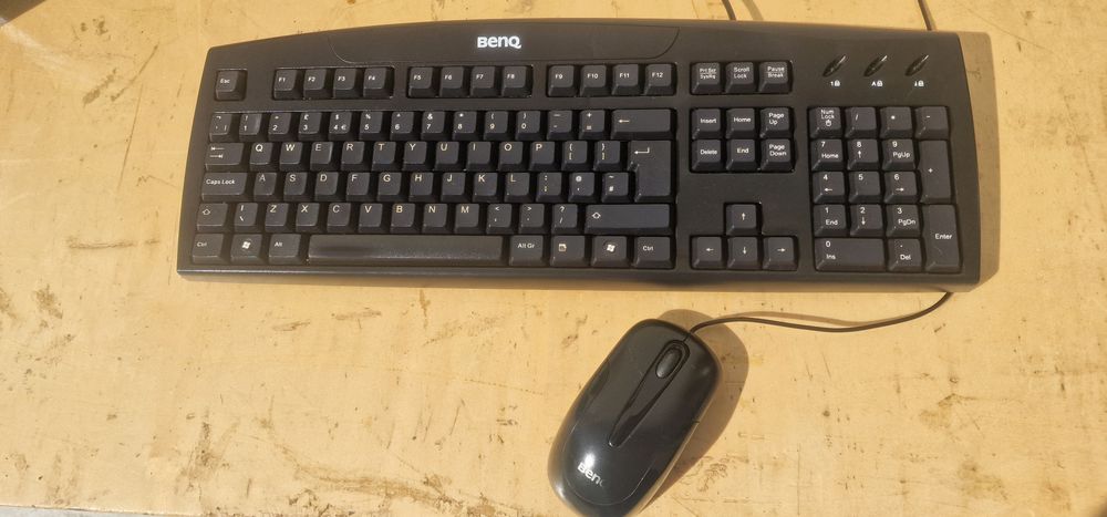 Unitate calculator complet