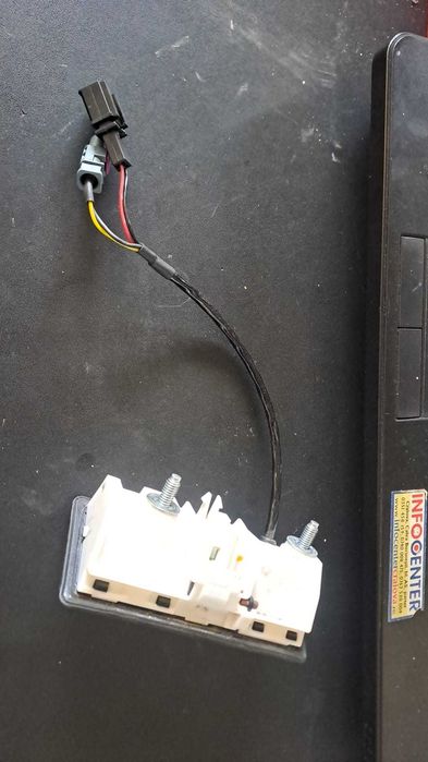 Camera marsarier completa cu buton deschidere pentru VW Passat B7 / Variant / Combi / Break