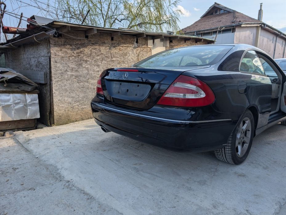 Dezmembrez Mercedes CLK W209 facelift și non-facelift, coupe/cabrio, culoare Tanzanite Blue Metallic și gri deschis.