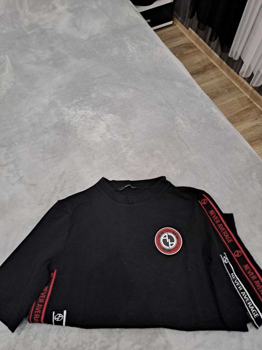 Тениска на алеса