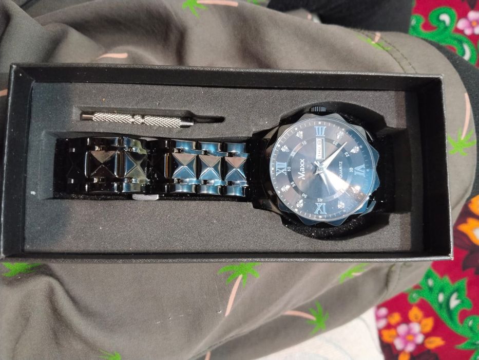 Продаю наручные часы