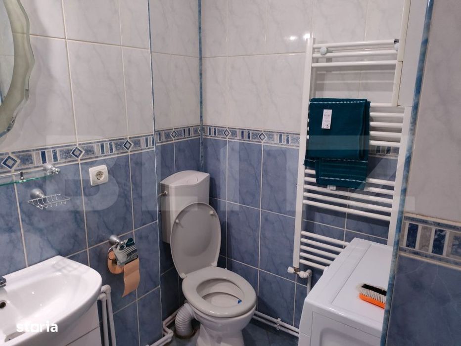 Apartament de inchiriat, decomandat, 65 mp, doua intrari, zona Ultrace
