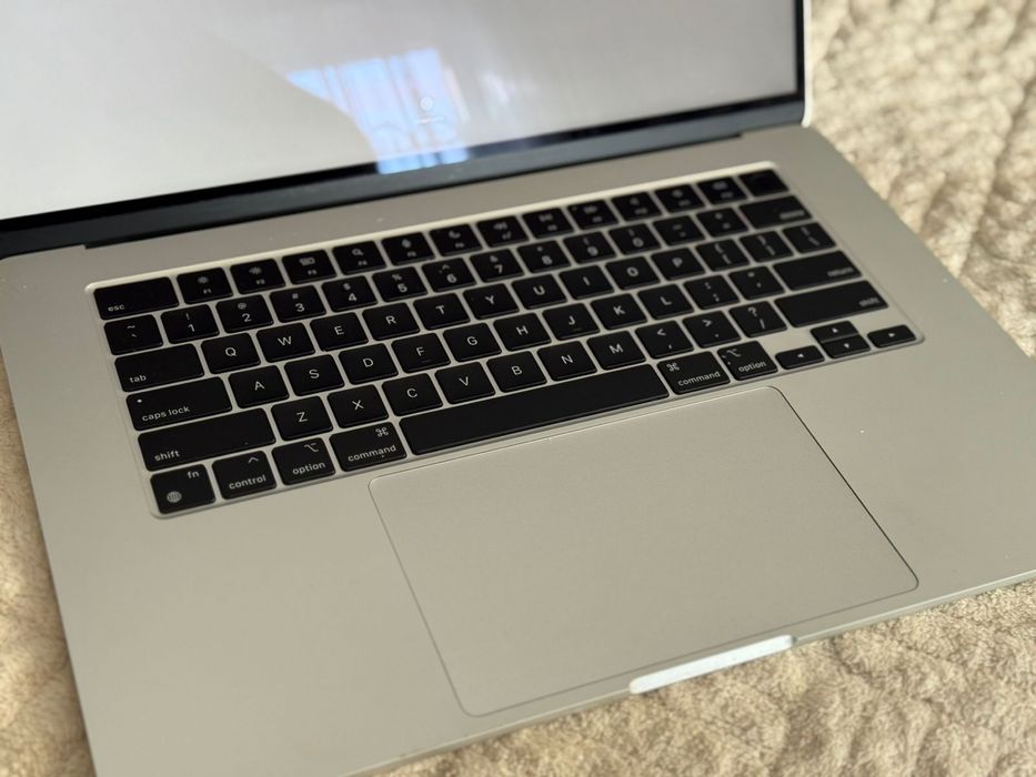 продам MacBook Air