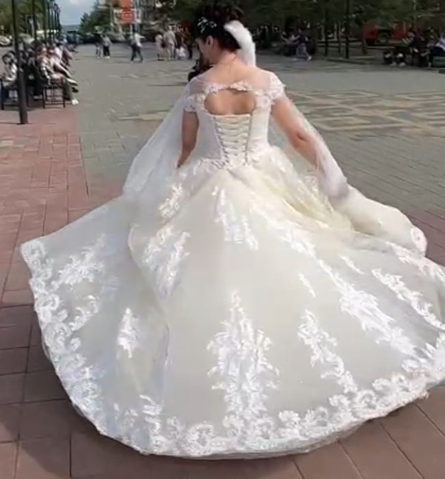Свадебное платье