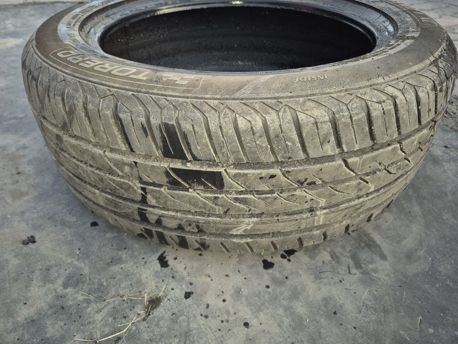 Продам шины  40000т 2 штуки