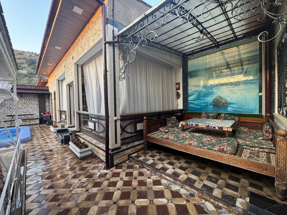 Dacha.Wayt.Hause.Oila.Ulfatlar uchun.Bez makler