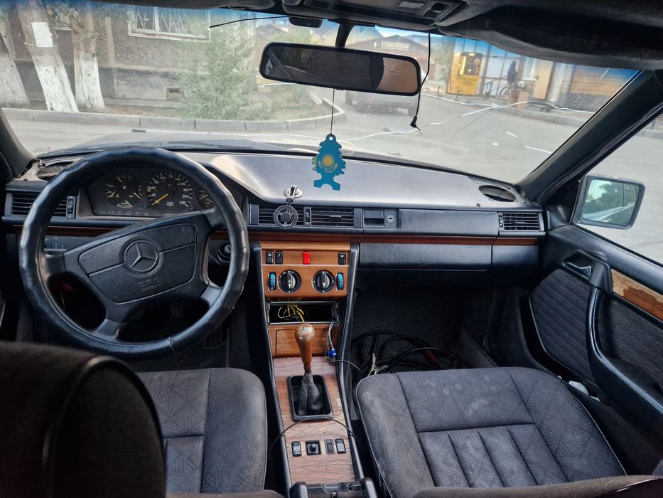 Продам Мерседес Е200
