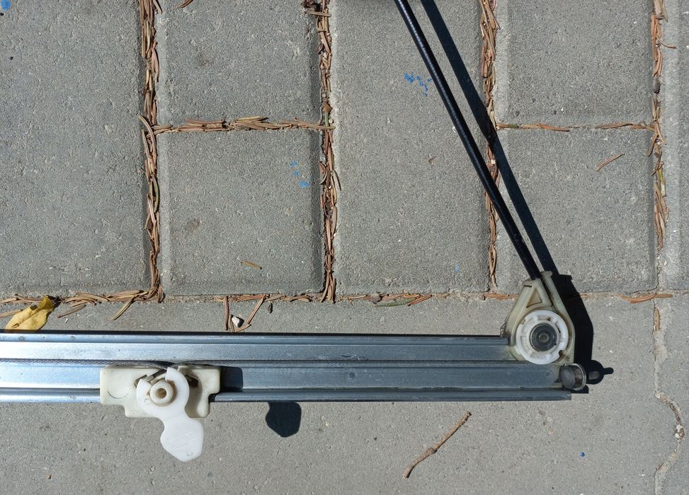 Стъклоповдигачи за Рено Меган Сценик сценик
Renault Megane Sc