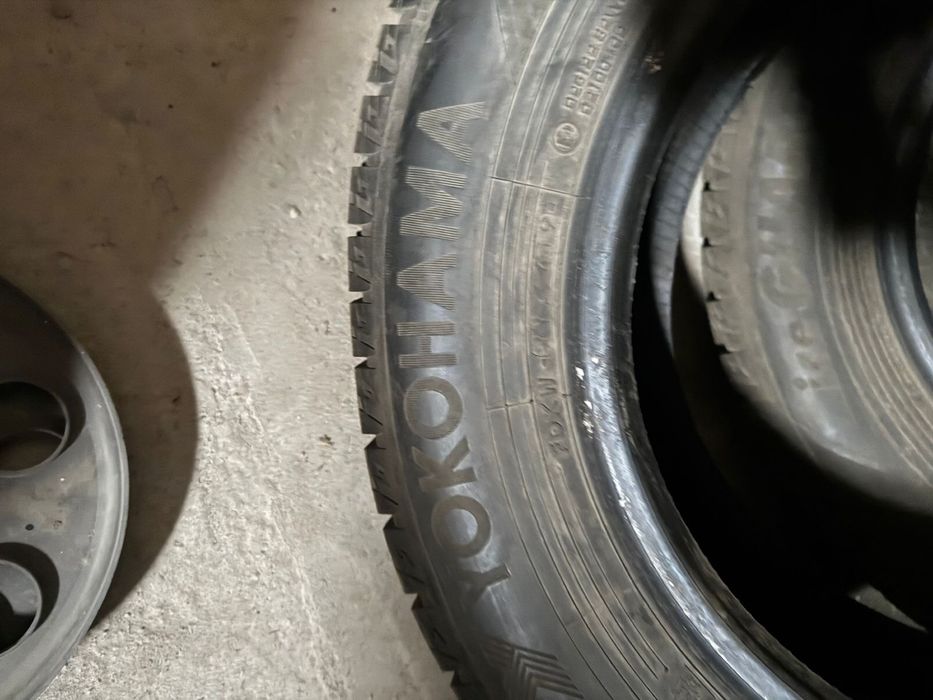 Шины 215 /65/15 срочно продам