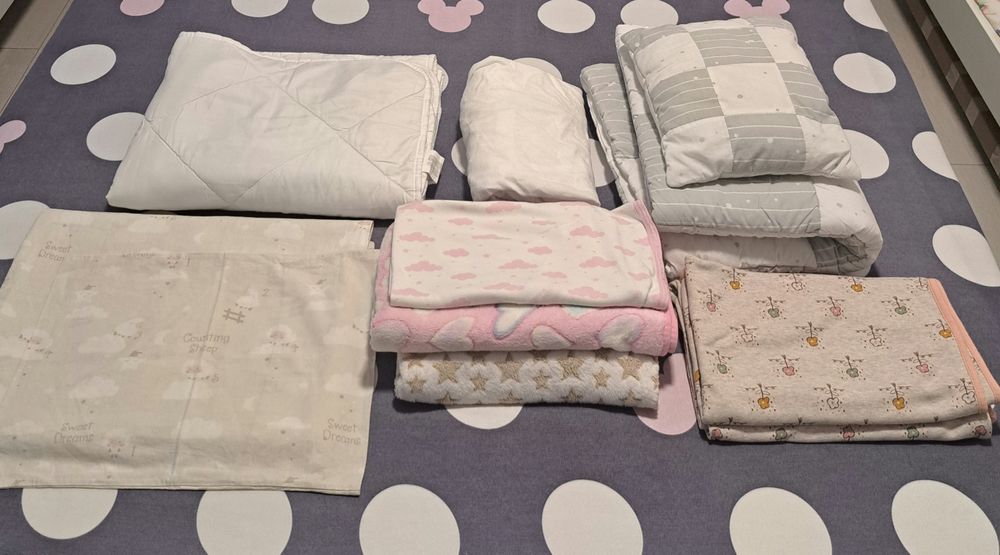 Lenjerie pat,pilote si pernute copii