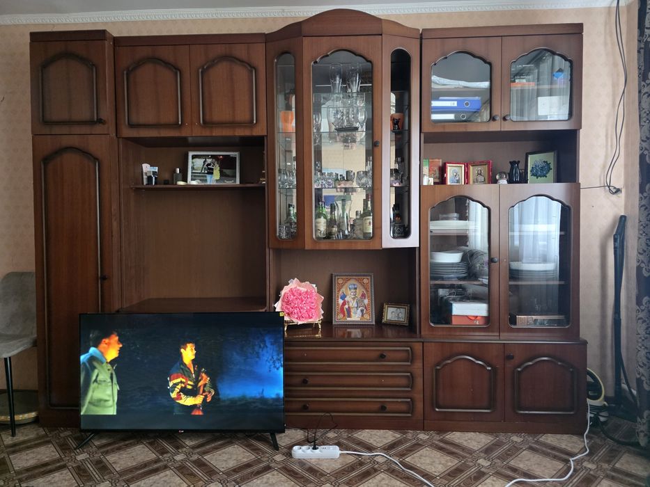 Продам стенку мебель