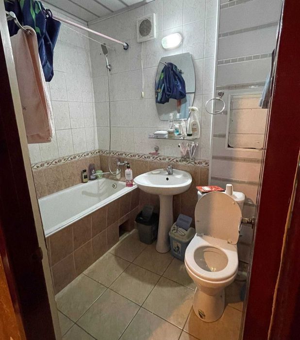 Чиланзар 9 квартал 3/2/4 Кирпичный дом, Комнаты раздельные, балкон 2*6