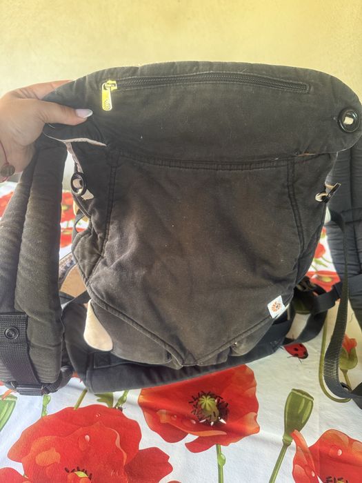 Marsupiu ergonomic Ergobaby.