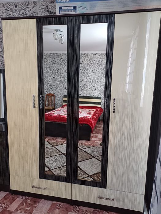 Продам спальный гарнитур