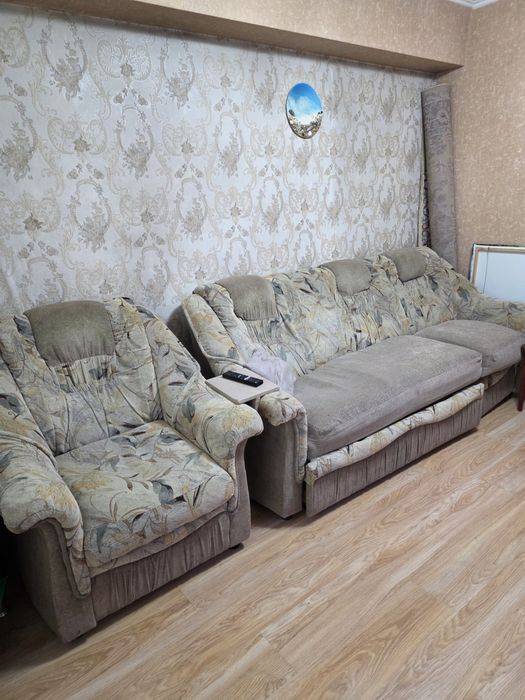 Отдам за спасибо диван и кресло